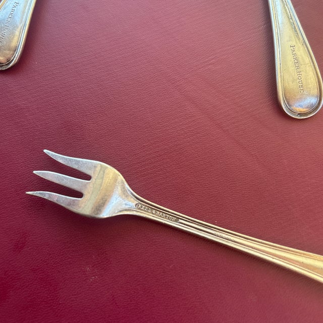 Reed & Barton Circa 1930s Reed & Barton Triplex Hotel Ware Silver Plate Trident Oyster Forks Set of 3 From the Parker House Hotel in Boston For Sale - Image 4 of 8