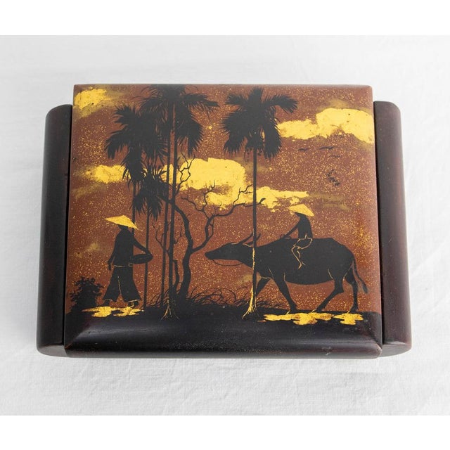 Little lacquered white wood jewels box, with a mirror inside. Red velvet covering the inside of the box. Made circa 1960...