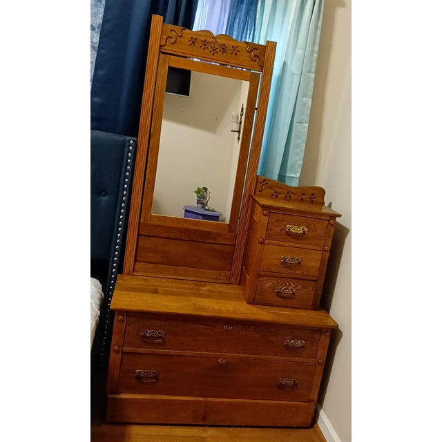 Antique Victorian Tiger Oak Knapp Joint Gentleman’s Dresser (C. 1890s) For Sale - Image 4 of 8