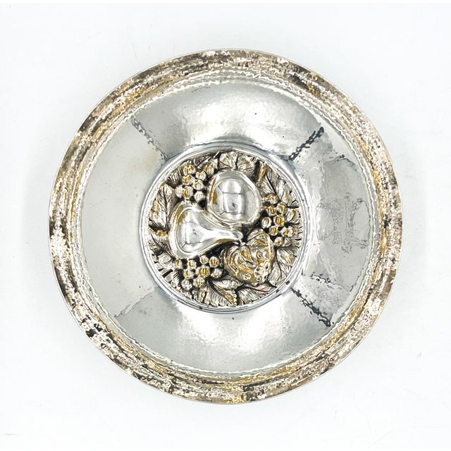 Hollywood Regency Vintage Trompe l'Oeil Portuguese Silverplate Fruit Motif Bowl – Hollywood Regency / European Traditional For Sale - Image 3 of 11