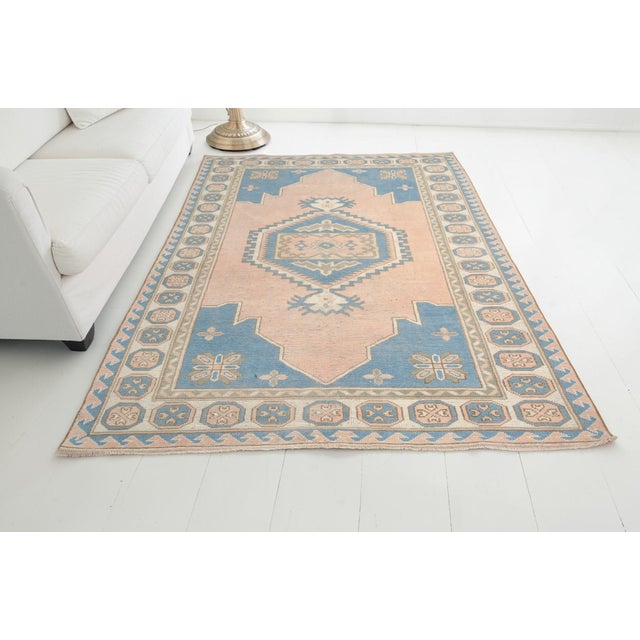 1960s Mid 20th Century Soft Peach, Denim Blue, and Cream Medallion Area Rug For Sale - Image 5 of 8