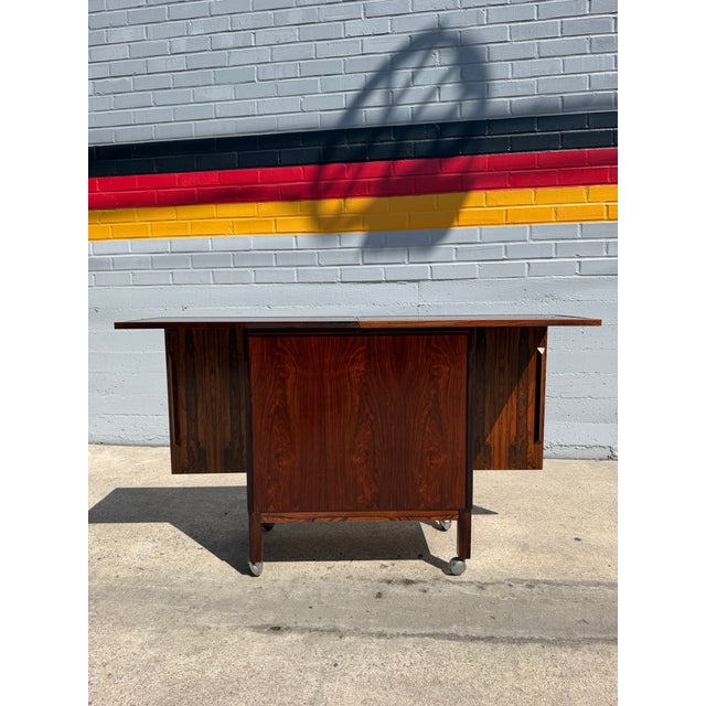 1960s Norwegian Rosewood Dry Bar & Rolling Server by Bruksbo For Sale In Los Angeles - Image 6 of 11