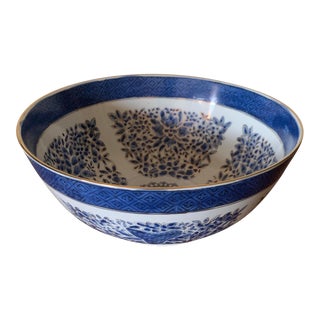 Vintage Chinoiserie Blue & White Bowl With Gold Accents For Sale
