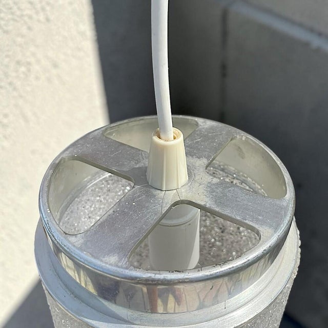 Mid-Century French Ice Crystal and Acrylic Sugar Pendant Light, 1970s For Sale - Image 13 of 15