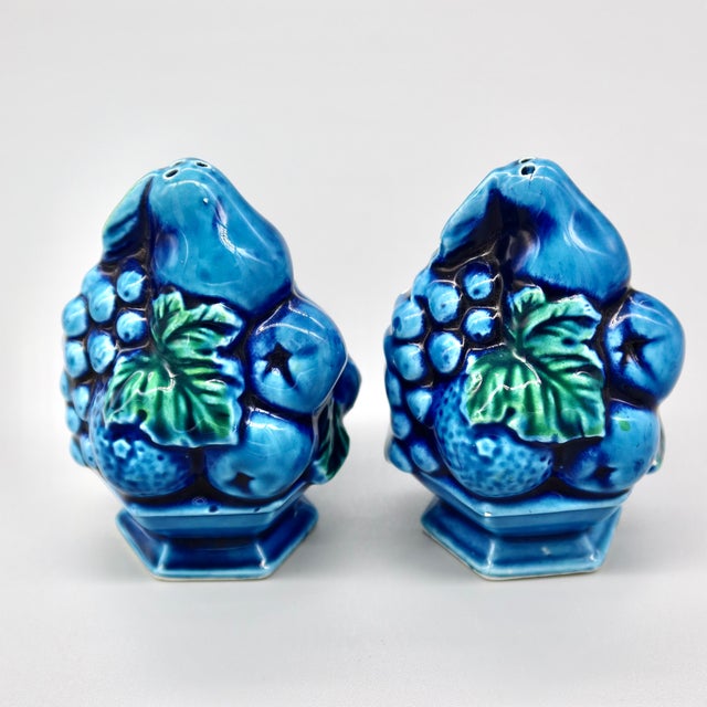 Mid 20th Century Mid-Century Inarco Blue Mood Indigo Majolica Fruit Topiary Salt & Pepper Shaker Set For Sale - Image 5 of 8