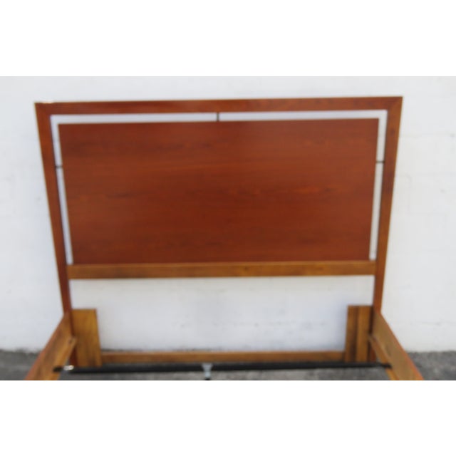 Stanley Modern Queen Size Bed 5916 For Sale In Miami - Image 6 of 12