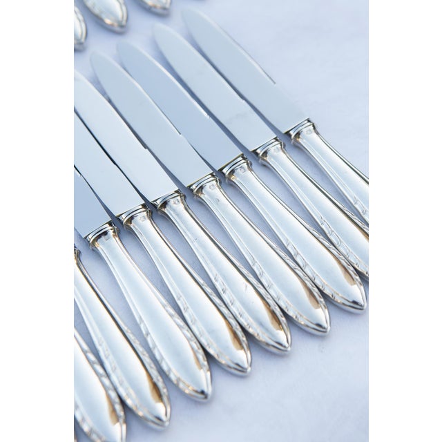 French Table and Appetizer Knives in Silver-Plated Stainless Steel, 1940s, Set of 24 For Sale - Image 6 of 9