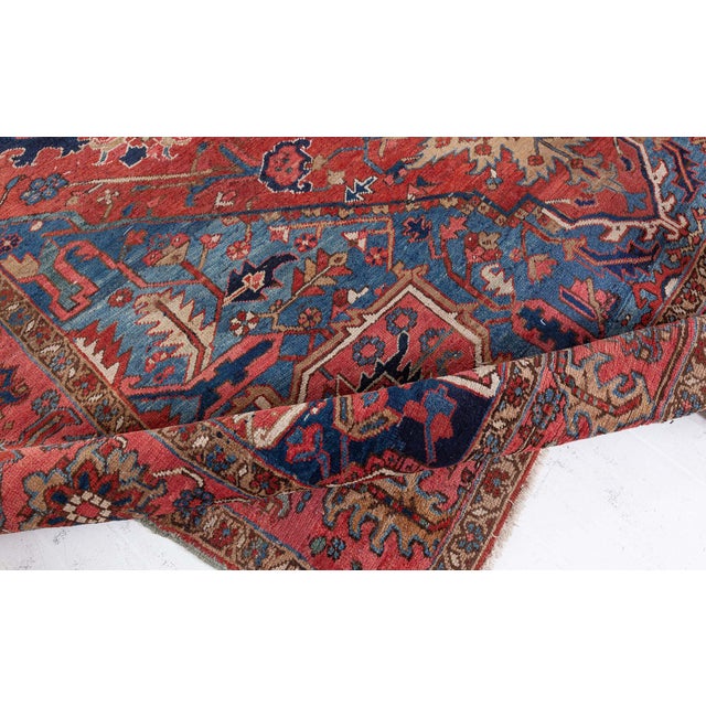 Early 20th Century Persian Heriz Rug For Sale - Image 5 of 7