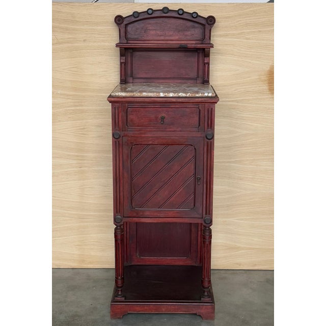 Early 20th Century Pair of Art Nouveau Italian Nightstands in Solid Walnut with crest For Sale - Image 10 of 18