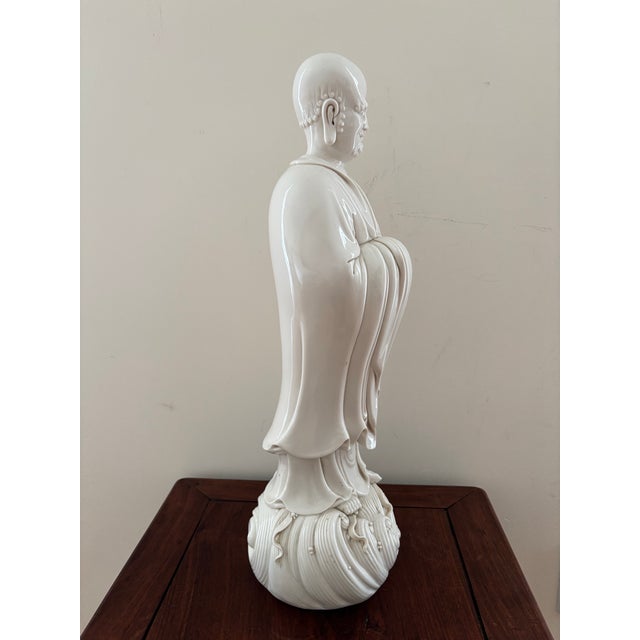 Mid 20th Century Large 19” Vintage Blanc De Chine Porcelain Bodhidharma Damo Statue For Sale - Image 5 of 10