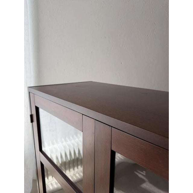 Wood Mid-Century Display Cabinet in Dark Wood and Glass For Sale - Image 7 of 12