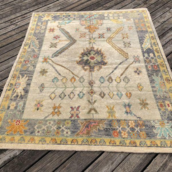 2010s Modern Turkish Oushak Rug With Ivory With Gray and Soft Orange Floral Motifs | 5'10" X 7'7" For Sale - Image 5 of 6