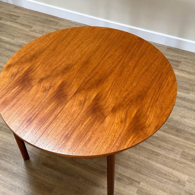 Small Round Extending Dining Table and Chairs by Tom Robertson for Mcintosh, 1970s, Set of 5 For Sale - Image 13 of 17