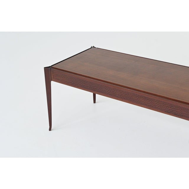 Italian Coffee Table in Mahogany in the style of Vittorio Dassi, Italy, 1960 For Sale - Image 4 of 18