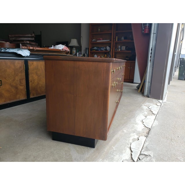 Dunbar Furniture Vintage 1950's Edward Wormley for Dunbar Lacquered Mahogany Chest For Sale - Image 4 of 12