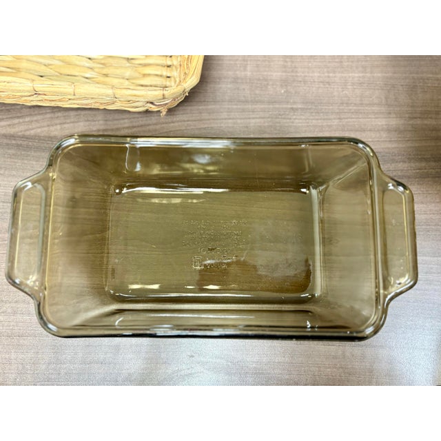 Wood Vintage Anchor Hocking Amber Glass Bakeware With Rattan Basket – 4 Piece Set – 1970s Glass Baking Dishes Casseroles For Sale - Image 7 of 12