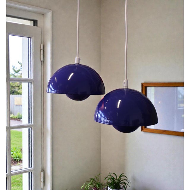 Vintage Pendant Lamp in Cobalt Blue Metal and Red Inside Cup by Verner Panton for Louis Poulsen, 1960s, Set of 2 For Sale - Image 11 of 16