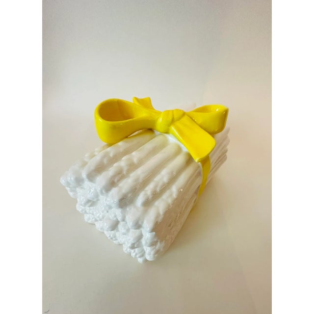 Fitz and Floyd Vintage 1975 Fitz and Floyd White Trompe L’Oeil Asparagus Box With Yellow Bow For Sale - Image 4 of 8