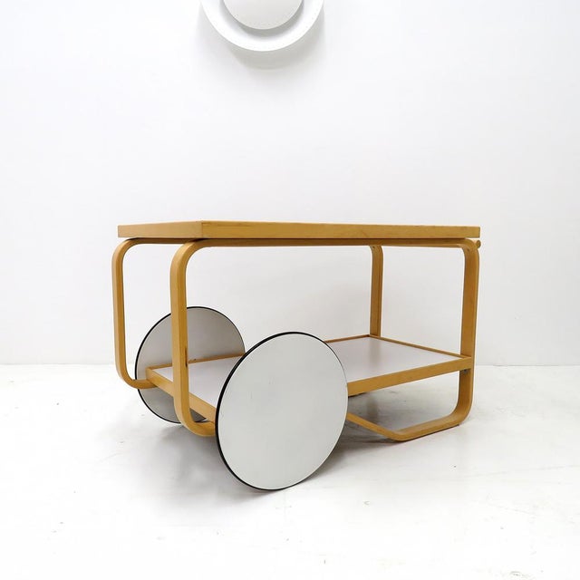 Mid-Century Modern Alvar Aalto Model 901 Tea Trolley, 1950 For Sale - Image 3 of 9