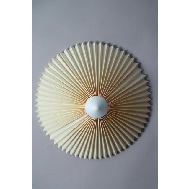 1980s White Pleated Rosetta 40 Wall Lamp from Lyfa, Denmark, 1980s For Sale - Image 5 of 10