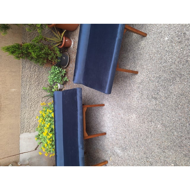 Bench in Light Wood with Electric Blue Velvet Seat, 1960s, in Very Good conditions. Designed 1960 to 1969