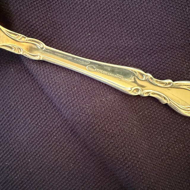 Modern Baroque (Silverplate 1969) by Oneida Silver, Community, 77 Pieces & Chest, Service for 13 For Sale - Image 11 of 11