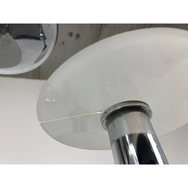 Large functionalist/bauhaus chandelier in very good original condition. One glass plate has a crack. Up to 250V (Europe/UK...