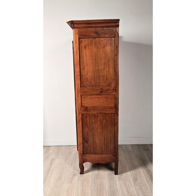 Early 19th Century Cherry French Bonnetière, Circa 1820 For Sale - Image 5 of 10