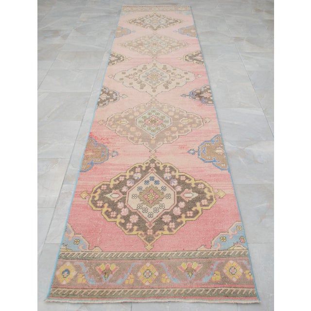 1960s 1960s Traditional Turkish Runner Hand Knotted Distressed Low Pile Pink Hallway Rug Kitchen Decor For Sale - Image 5 of 12