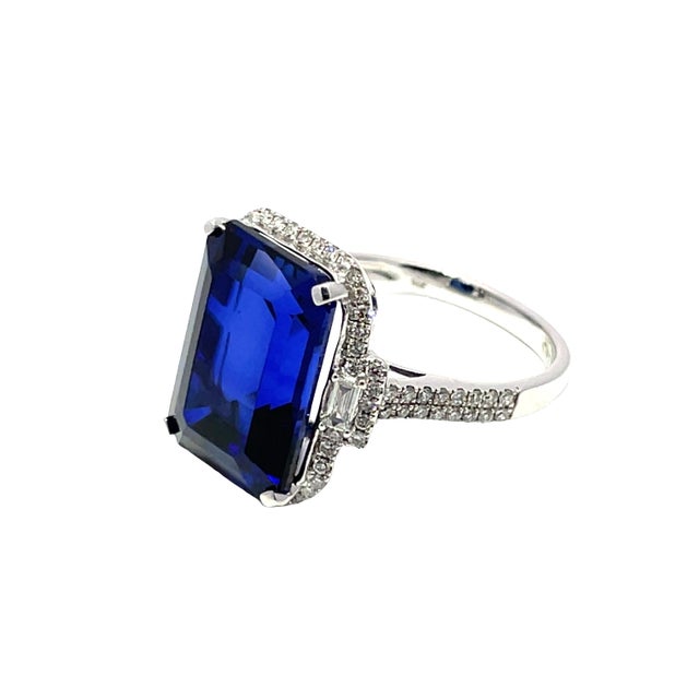 14k White Gold Emerald-Cut Blue Sapphire & Diamond Ring, Size 6 For Sale - Image 4 of 6