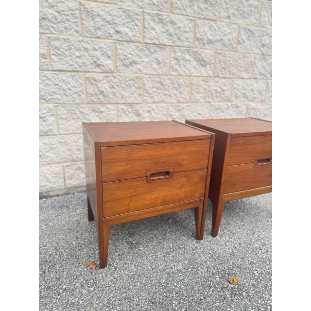 Mid-Century Modern Pair of Mid 20th Century Modern Walnut Nightstands With Two Drawers For Sale - Image 3 of 12