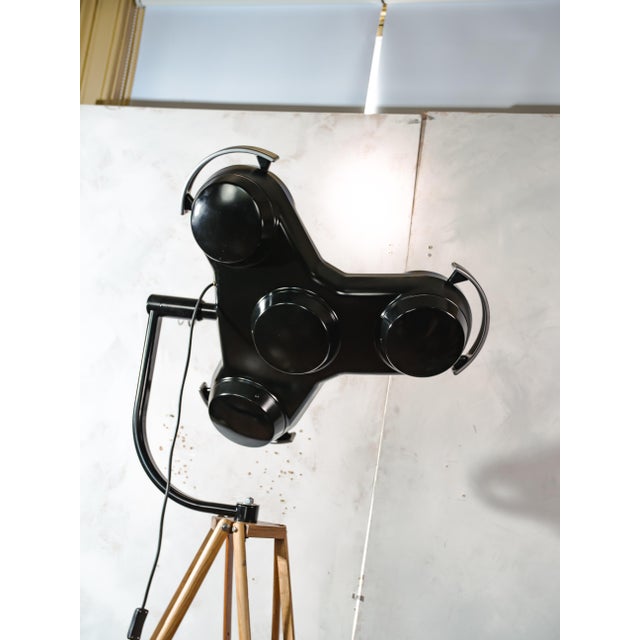 2004 Four-Lens Shadowless Surgical Lamp on Army Crutch Tripod from Heraeus Hanaulux, 1990s For Sale - Image 11 of 18