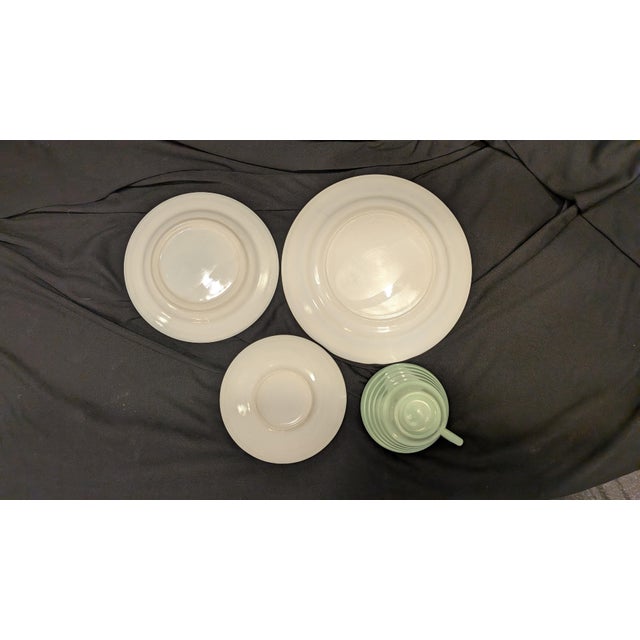 Vintage Mid-Century Modern Hazel-Atlas "Moderntone" Platonite Pastel Dinnerware Set - 16 Pieces (Service for 4) For Sale - Image 13 of 13