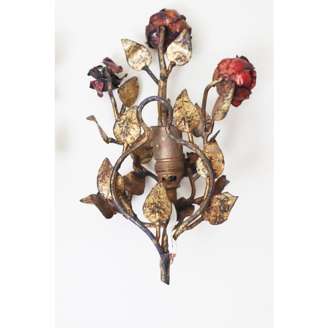 1950s Hollywood Regency Italian Hand-Forged Rose Wall Lamps, 1950s, Set of 2 For Sale - Image 5 of 15