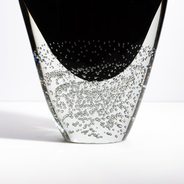 Hand Blown Murano Vase in Black Onyx and Clear With Bubbles For Sale - Image 9 of 10