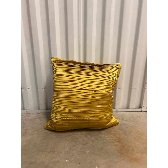 Early 21st Century Maki Yamamoto Handmade Chartreuse Pleated Silk Pillow- Japanese Textile Art For Sale - Image 5 of 6