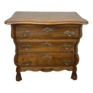 Vintage Chest of Drawers in Oak For Sale