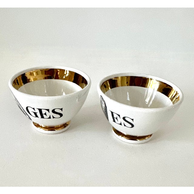 Piero Fornasetti 1960s Pair of Gilt Porcelain Appetizer Bowls For Sale - Image 4 of 10