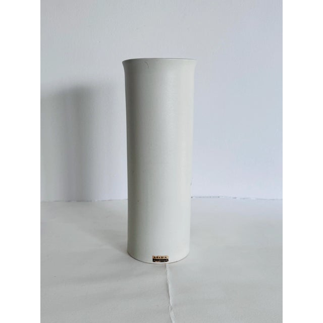 Vintage 1960s Arabia of Finland Hand Painted Vase by Hilkka Liisa For Sale - Image 4 of 8