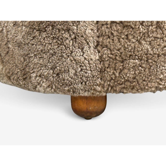 Danish Cabinetmaker, Banana Sofa, Sahara Sheepskin, Beechwood, Denmark, 1940s For Sale In New York - Image 6 of 10
