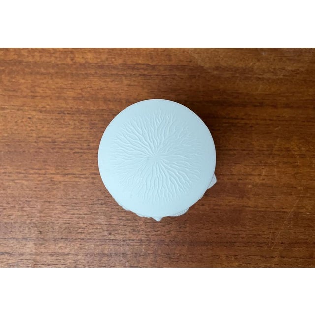 Mid-Century German White Porcelain Box with Lid with Shell Design from Kaiser, 1960s For Sale - Image 10 of 15