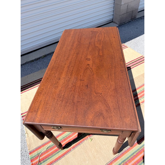 Victorian 19th Century English Mahogany Drop-Leaf Pembroke Table, Circa 1850–1870 For Sale - Image 3 of 12