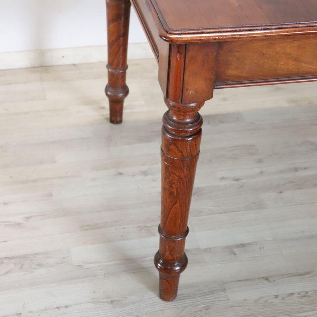 Wood 20th Century Extendable Dining Table in Walnut and Oak Wood For Sale - Image 7 of 15