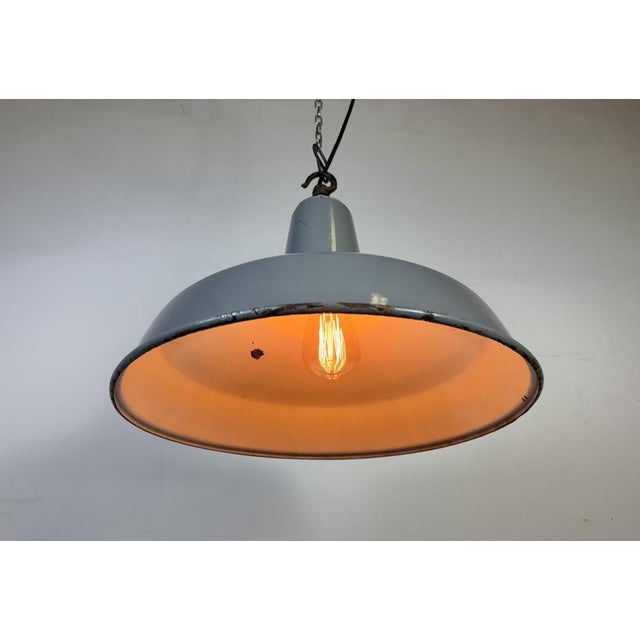 British Industrial Grey Enamel Factory Pendant Lamp, 1960s For Sale - Image 16 of 17