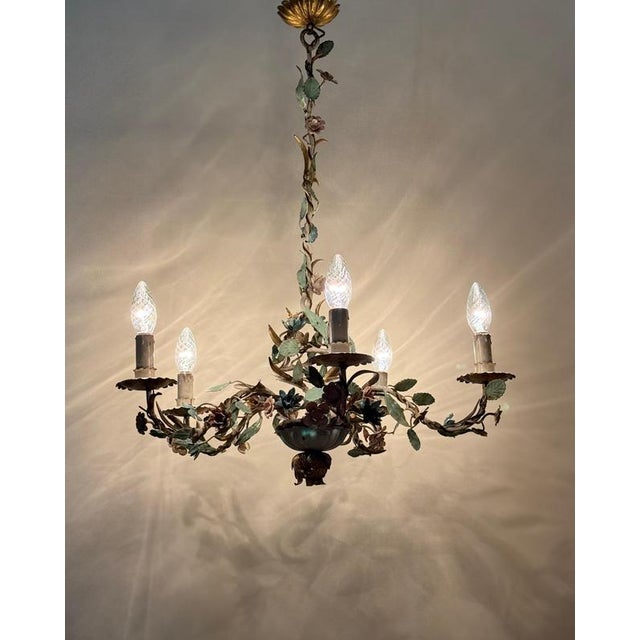 Italian Florentine Tole Flower Chandelier in Gilt Iron, 1950 For Sale - Image 16 of 18
