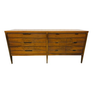 Mid-Century Modern Lane Tuxedo 9-Drawer Walnut Dresser For Sale