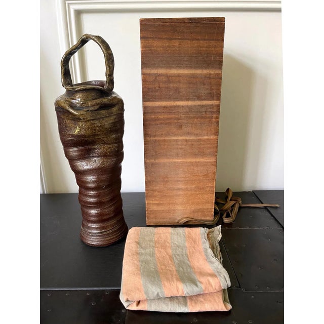 Japonisme Japanese Ceramic Ikebana Vase Bizen Ware Nanba Koyo For Sale - Image 3 of 13