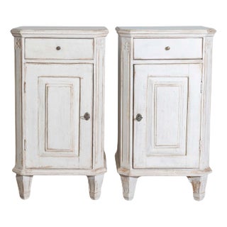 Swedish Gustavian 1880s Light Gray Nightstands with Drawers and Doors, a Pair For Sale