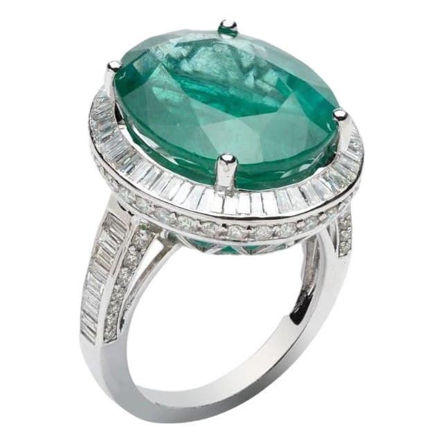 Natural Zambian Ring 14.90 Carats Emerald and 2.15 Carats in 14k Gold For Sale