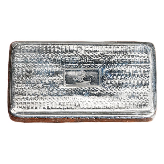 Neat English Antique Sterling Silver Table Snuff Box Lion Armorial Coat of Arms Crest Tobacciana For Sale